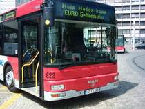 VAG Nürnberg: MAN NL 223 (Wagen 823) am Plärrer am 01.08.2005