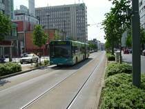 Ein Mercedes Benz Citaro G mit EM Eukal Werbung am 30.04.11 in Frankfurt