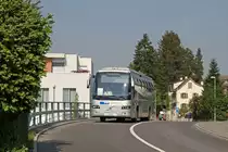 Seit 2007 verkehrt der Tellbus von Luzern nach Altdorf, daf�r hat man bei den vbl Reisebusse besorgt. Hier zu sehen ist der Volvo 9700 Nr. 802 auf einer Fahrschulfahrt in Meggen im Hochr�ti. (26. April 2011)