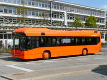 RBS - Volvo 7700 Hybrid  BE 713884 bei Personalinstruktion in Ittigen bei der Haltestelle Papierm�hle am 14.04.2011

