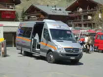 Fallonier, Les Haud�res - VS 352'478 - Mercedes am 22. April 2011 in Zermatt, Spiss