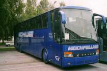 Setra S319 HDH, aufgenommen im Juni 2002 im GWZ der Evobus NL Dortmund.