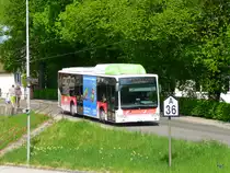BGU - Schnappschuss des Gas Mercedes Citaro Nr.27  SO 39937 bei der zufahrt zum Bahnhof Grenchen Nord am 16.04.2011