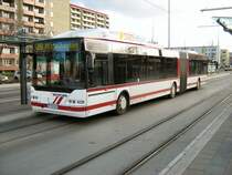 Neoplan-Erdgasbus in Erfurt, Haltestelle Rieth a, 6.12.2007, gemeinsame Haltestelle mit der Strassenbahn