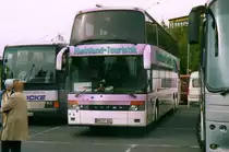 Setra S328 DT, aufgenommen im August 2002 am N�rburgring.