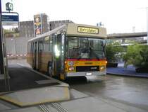 NAW/Hess Nr. 16 von PU Stutz leistet seit kurzem bei der Unique seine Dienste als Stuff Shuttle. Ob er nur aushilfsweise dort im Einsatz ist, kann ich nicht sagen, denn s�mtliche Postauto Anschriften waren noch vorhanden. Z�rich Flughafen 7.12.07