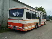 WSJ Renndienst, Gr�nen-Sumiswald - Berna/Hess SH (ex OAK Wangen a.A. Nr. 10) am 30. April 2011 in Sumiswald, Mauer