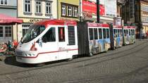 Stadtrundfahrtbus (Gelenk-Minibus) in Erfurt, am Domplatz. Aufnahme: Sommer 2007
