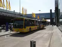 Ein Mercedes Benz Citaro von M�ller Reisen am 07.05.11 in Frankfurt Flughafen 