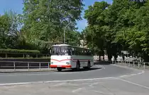 Als dritter Oldtimerbus des Reichenbacher Verkehrsbetriebes Gerlach steht ab sofort dieser  Fleischer  aus dem Jahr 1967 mit 39 Sitzpl�tzen zur Verf�gung. Hier ist er am 7.05.2011 bei einer Stadtrundfahrt in Werdau zu sehen.