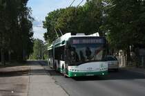 Solaris Trollino 18AC, Obus 051 der BBG-Eberswalde in Finow am frhen Morgen des 16.05.2011