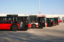 4x Vestische der 90er Jahre. 1. Neoplan N4114 DE. 2. MAN NL 222. 3. Neoplan N4014 NF. 4. MAN NG 313. Aufgenommen am 27.03.2011 auf dem Betriebshof der Vestischen in Herten anlsslich der Abschiedssonderfahrt des Neoplan N4114 DE.