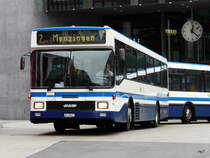 Zugerland - NAW Nr.103  ZG 54613 unterwegs auf der Linie 2 vor dem BAhnhof in Zug am 17.05.2011