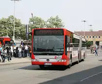 Wagen Nr 093, von Typ  Citaro II, verl�sst Hildesheim/ZOB am 22.05.2011.