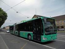 Mercedes Citaro mit der Betriebsnummer 723 auf der Linie 30 am Badischen Bahnhof in Basel. Die Aufnahme stammt vom 10.05.2011.