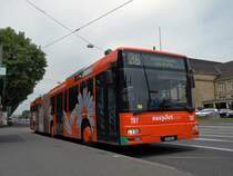 Man Bus mit der Betriebsnummer 787 und der Easy Jet Werbung auf der Linie 36 am Badischen Bahnhof in Basel. Die Aufnahme stammt vom 10.05.2011.