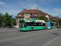 Mercedes Citaro mit der Betriebsnummer 704 auf der Linie 34 am Rtimeyer-Platz in Basel. Die Aufnahme stammt vom 20.05.2011.