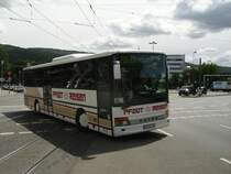 Ein Setra berland Bus von Pfadt Reisen am 27.05.11 in Heidelberg Hbf 