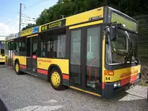 Am Tag der offenen T�r der AAGL steht ein alter Geselle auf dem Hinterhof: der O405NK WG54. Aufnahme: 21.5.11