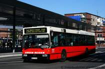 Urban Reisen (BOT L 624).
Aufgenommen am ZOB Bottrop Berliner Platz, 11.10.2010.