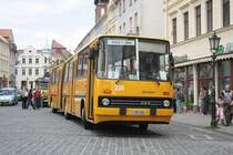 Anlsslich des 2. Ikarus Treffens in Lbau am 28.05.2011 rollte der Chemnitzer Ikarus 280 ber den Marktplatz von Lbau.