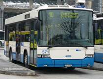VBL - Der Scania Bus N94UB Nr. 571  LU 15714 Bei der Haltestelle vor dem SBB Bahnhof Luzern am 18.11.2007