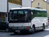 O-404 ist im Einsatz der �sterr. Polizei, und holt hier nach einer Gro��bung(INNPOWER2011) die Beamten wieder ab;110604