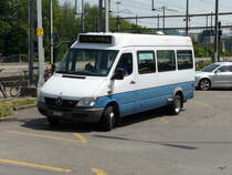 VBZ - Mercedes Nr.28  ZH 726128 beim Bahnhof Dietikon am 23.05.2011