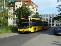 Ein Hybrid Bus von Mercedes stand am 02.06.2011 an der Endhaltestelle in L�btau.