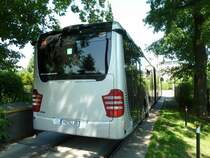 Der Mercedes CapaCity stand am 03.06.2011 an der Endhaltestelle in Johannstadt.