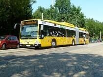 Ein Hybrid Bus von Mercedes Benz auf der Linie 62 in Johannstadt. Dresden, 03.06.201