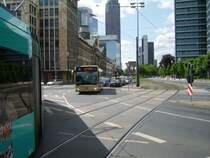 Ein nagelneuer Mercedes Benz Citaro in Frankfurt am Main am 11.06.11 auf Werbefahrt 