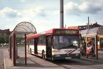 Erfurt, Grubenstrasse 1992. Niederflurbus Mercedes 405N abfahrbereit