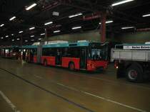 trolley nr 83 wird Abgeschleppt, dahinter sieht man einen der Alten Volvo Trolley die werden bald Abgel�sst mit neuen Trolleys, die sind auch schon �ber 20 jahre alt und 1'000'000 km !