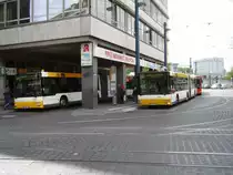Zwei MAN in Mainz Hbf am 14.06.11