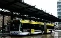 SBH 984 (HA DF 984) mit Werbung fr Pack und Papier. 
Aufgenommen am HBF Hagen HBF, 12.2.2011.