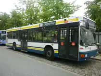 Der Wagen 33 MAN NL 202 luft nicht nur auf Schulbus sondern genau wie
Wagen 36 in Linienverkehr.
Die delbus hat jetzt genau 5 MAN NL 202 Wagen 26,33,34,35,36 davon sind
3 reine Schulbusse ( 26,34,35 ) und kommen in Linienverkehr nicht mehr
zum Einsatz.Die Wagen 33,36 fahren zwar auch in Schlerverkehr kommen
aber auch auf Linie zum Einsatz auch in den Ferien.