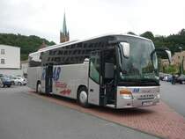 Der Setra S 415 GT/HD. der Fa. RAB aus Ulm, auf dem Parkplatz der Fabrik Meiner-Porzellan in Meien.
