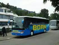 Born, Olten - Nr. 10/SO 106'552 - Setra am 25. Juni 2011 bei der Schiffl�ndte Thun
