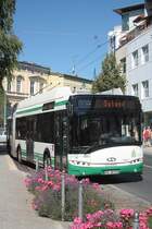 Solaris Trollino 18AC, Obus 051 der BBG-Eberswalde verl�sst die Haltestelle Friedrich-Ebert-Stra�e am 28.06.2011.
