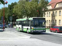 Mercedes-Benz O 405 N (Niederflur-Stadtversion) auf der Linie  nach Treuenbrietzen an der Haltestelle Beelitz Post.