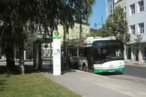 Solaris Trollino 18AC, Obus 051 der BBG-Eberswalde an der Haltestelle Friedrich-Ebert-Stra�e am 28.06.2011.

