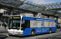 Mbus 0403 mit Werbung fr das Pfandhaus Brocker. 
Aufgenommen am HBF Mnchengladbach, 6.3.2011.
