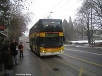 Neoplan N4426 von Postauto am 27.12.07 beim St. Galler Kantonsspital.