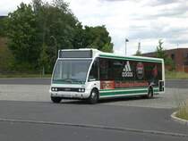 Ein Optare abgestellt am Busbahnhof.