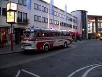 Der Nostalgie Bus in Heidelberg Hbf am 02.07.11 