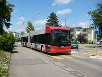 Swisstrolley3 Nr. 113 am 10.6.2011 kurz nach der Endstation Oberwinterthur.