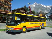 AVG Grindelwald - Nr. 21/BE 100'930 - Setra am 3. Juli 2011 beim Bahnhof Grindelwald