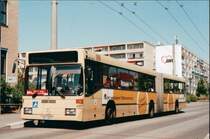 Im Sommer 2004 war auf der Obus Linie 861 in Eberswalde Obus-Ersatzverkehr. Dazu kamen sowohl BBG eigene MAN SL und NL zum Einsatz, sowie Mercedes Gelenkwagen der BVG. Hier ist Wagen 2577 der BVG im Brandenburgischen Viertel.