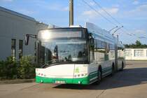 Solaris Trollino 18AC, Obus 054 der BBG-Eberswalde in Nordend am 16.07.2011. Die Trasse wurde wegen Bauarbeiten der Poratzstra�e neu gebaut.